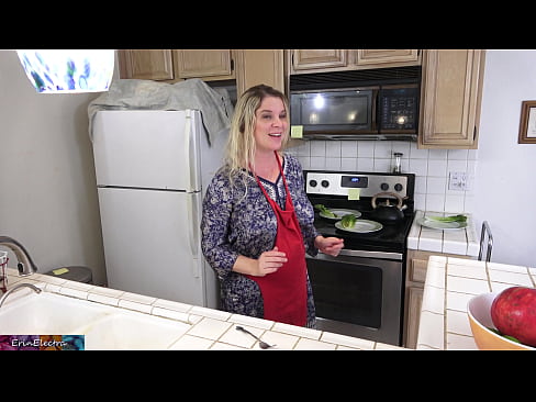 ❤️ Stepmom milking him in the kitchen before his date. ❌ Fucking at en-gb.classicmebel21.ru ❌❤